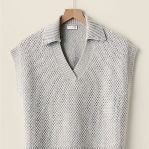 Garnet Hill Women's Light Gray V-Neck Sweater